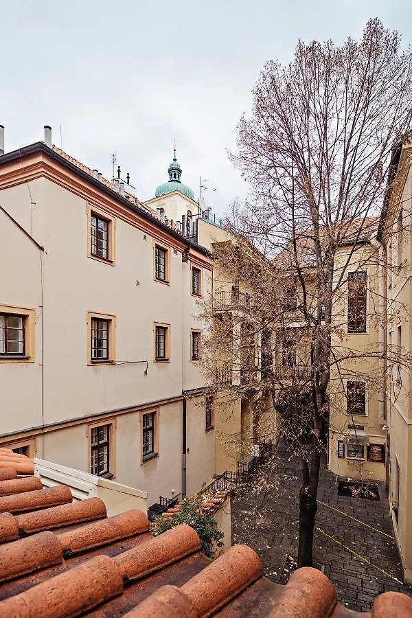 U Cerneho Medveda- At The Black Bear Apartment Prague